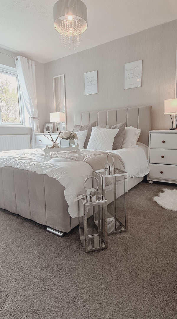 White and silver bedroom store decor ideas